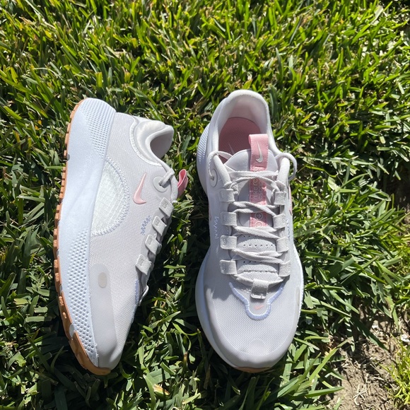 - NIKE React Escape Run Vast Grey/Pink Glaze Running shoes womens size 8 - Picture 8 of 14